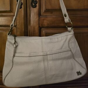 Elegant Cream Leather Shoulder Bag